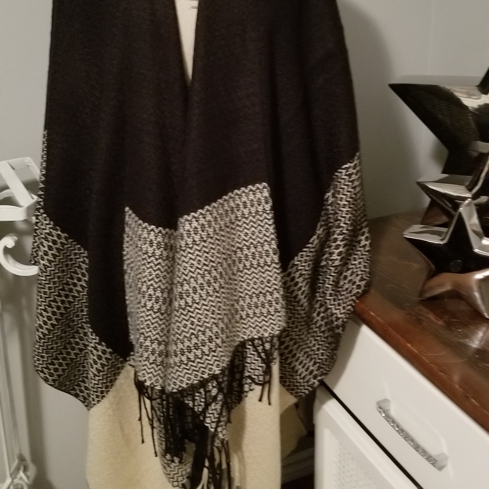 Wrap - Picture 3 of 4